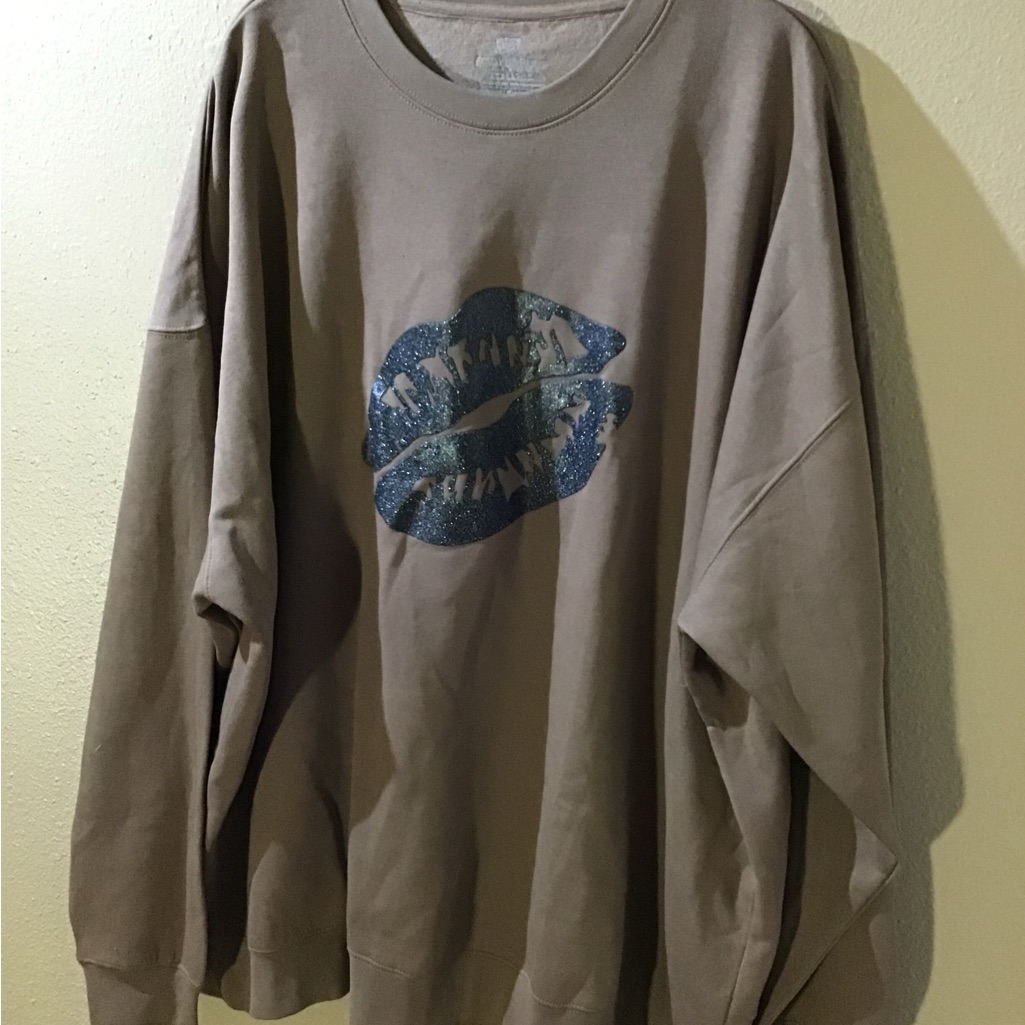 Southern Bliss Company Mocha Sweatshirt With Black Glitter Lip Print